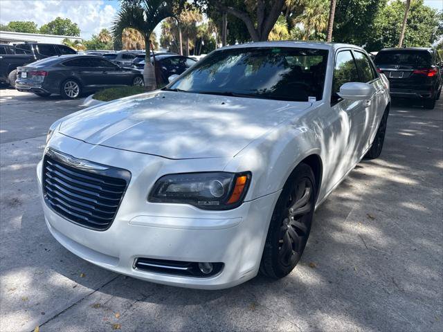 Used 2014 Chrysler 300 S RWD image 2