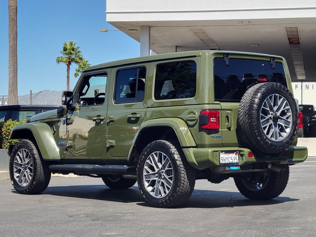 Used 2024 Jeep Wrangler High Altitude AWD/4WD image 2