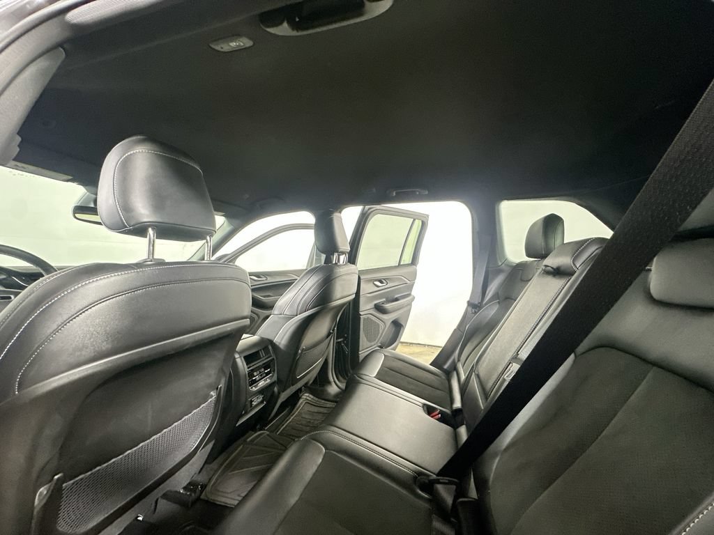 Used 2023 Jeep Grand Cherokee Altitude AWD/4WD image 15