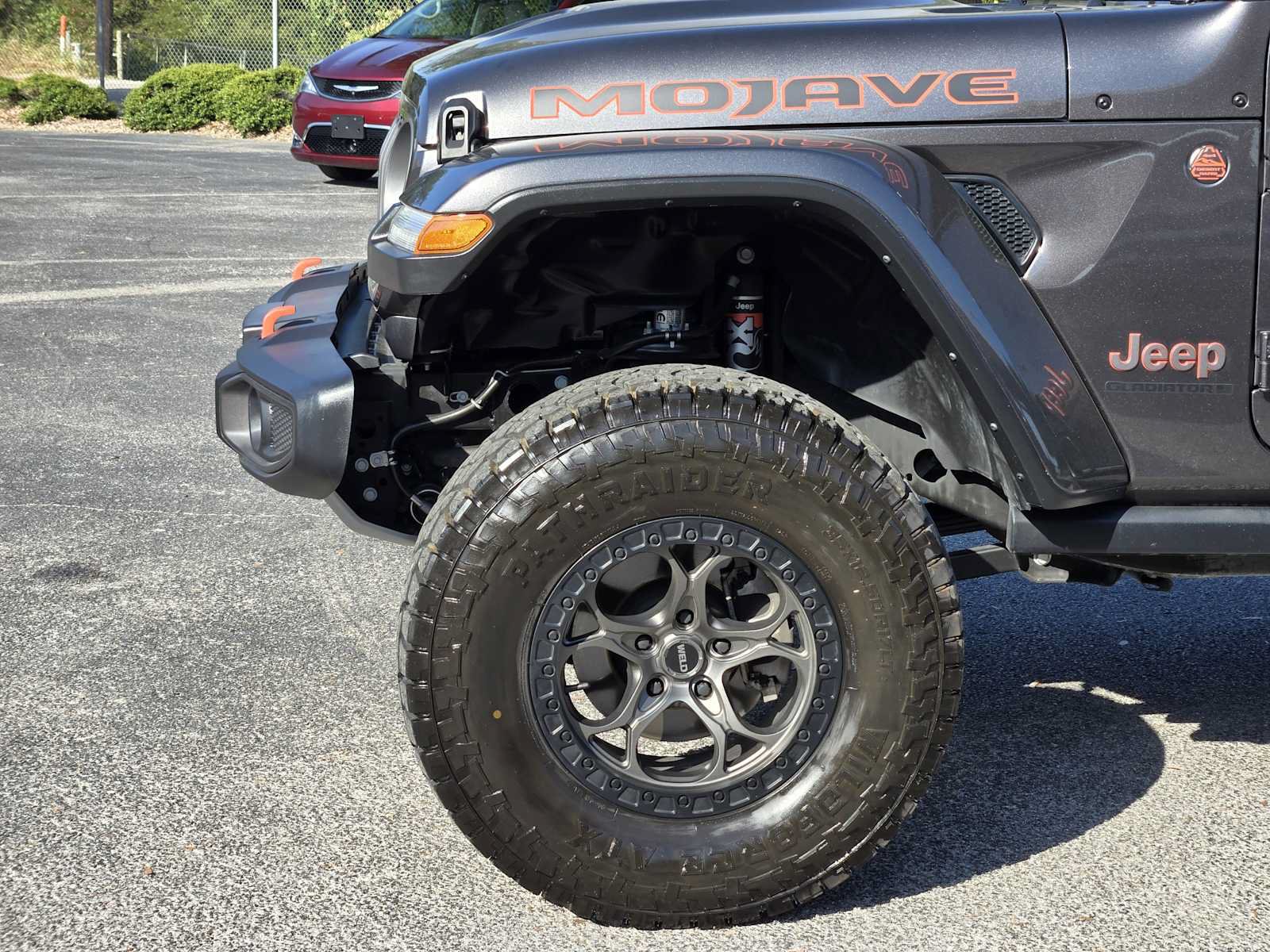 Used 2025 Jeep Gladiator Mojave w/ Convenience Group AWD/4WD image 8