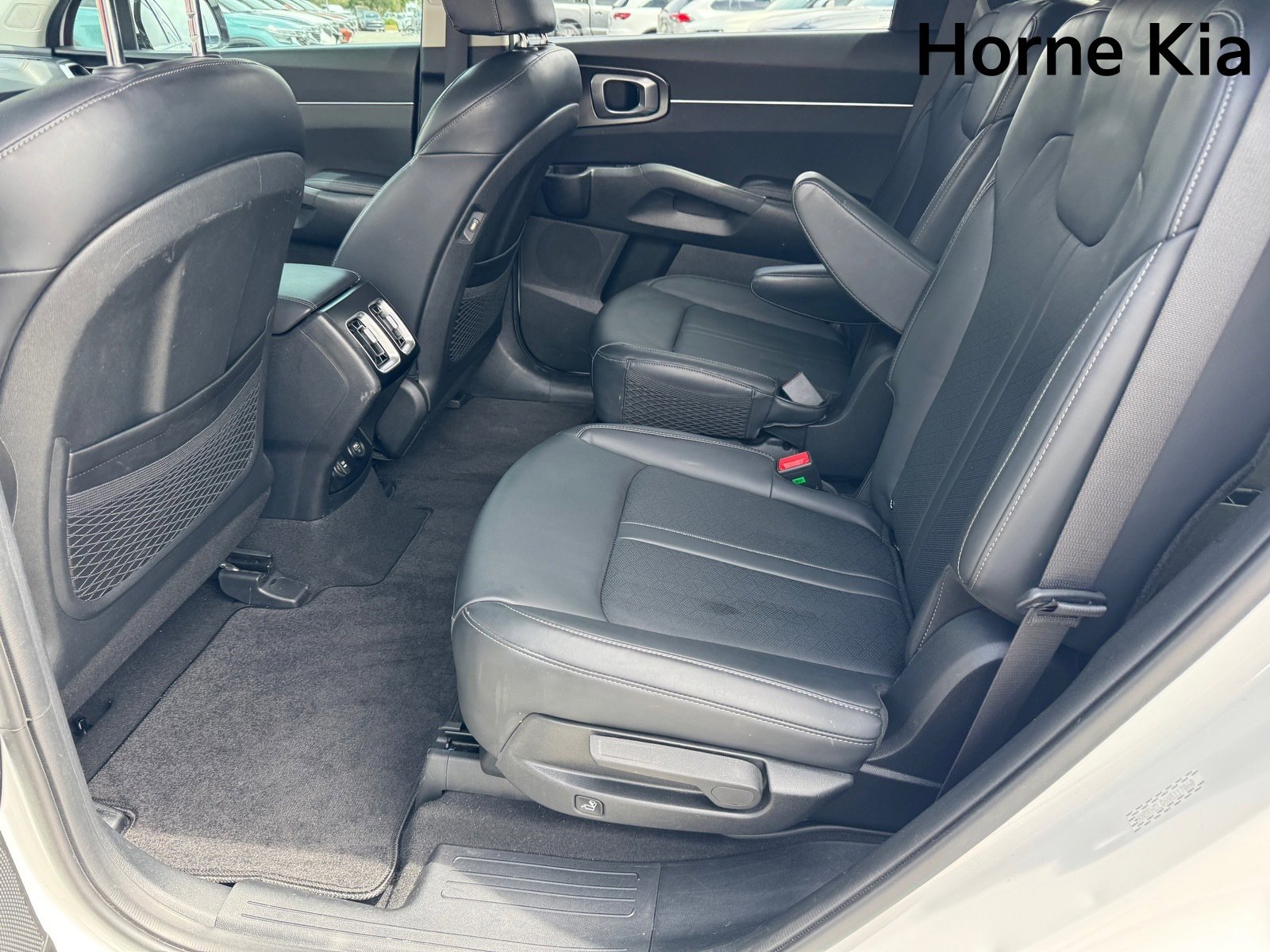 Certified 2022 Kia Sorento EX w/ Panoramic Sunroof Package image 12