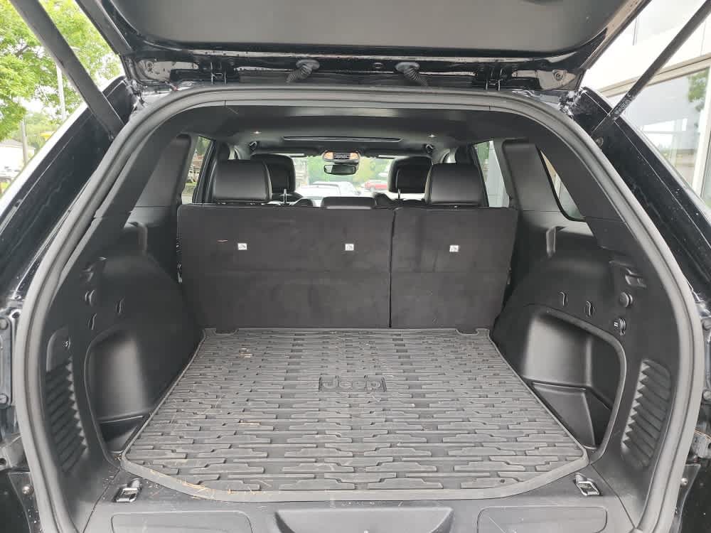 Used 2021 Jeep Grand Cherokee Limited AWD/4WD image 12
