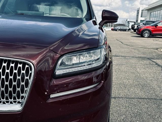 Used 2022 Lincoln Nautilus Reserve image 3