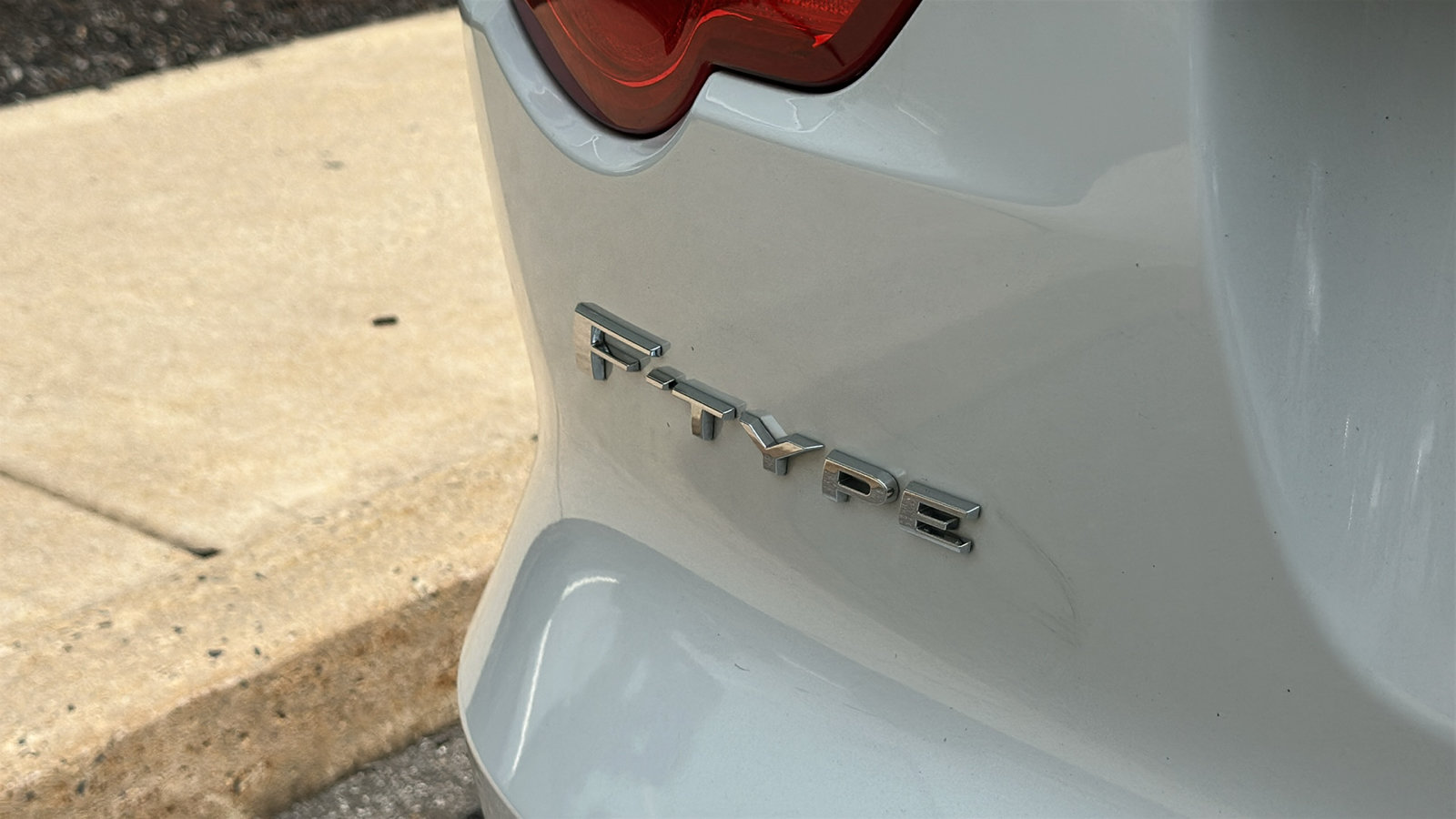 Used 2015 Jaguar F-TYPE S RWD image 12