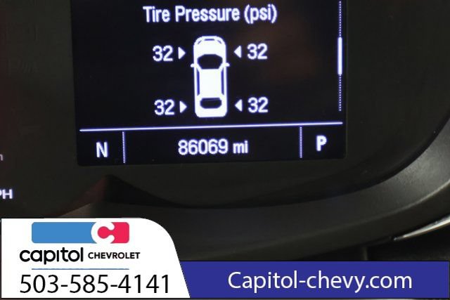 Used 2019 Chevrolet Trax LT w/ LT Convenience Package AWD/4WD image 17