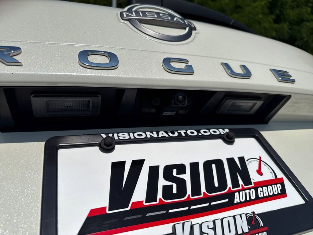 Used 2022 Nissan Rogue SL w/ SL Premium Package image 16
