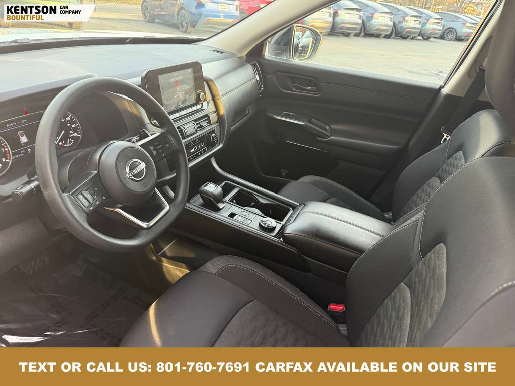 Used 2024 Nissan Pathfinder S image 21