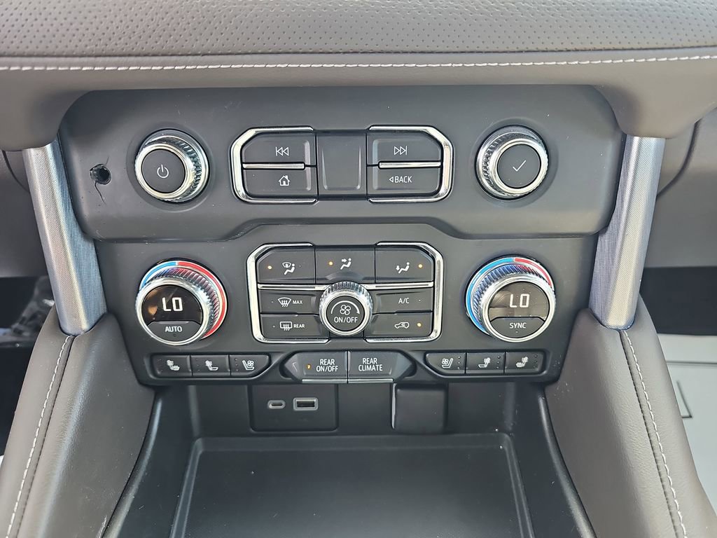 Used 2021 GMC Yukon SLT w/ SLT Luxury Plus Package image 29