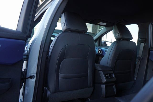 New 2025 Chevrolet Equinox EV LT image 27