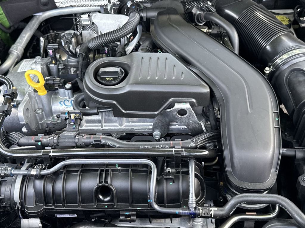 New 2025 Volkswagen Taos SE AWD/4WD image 17