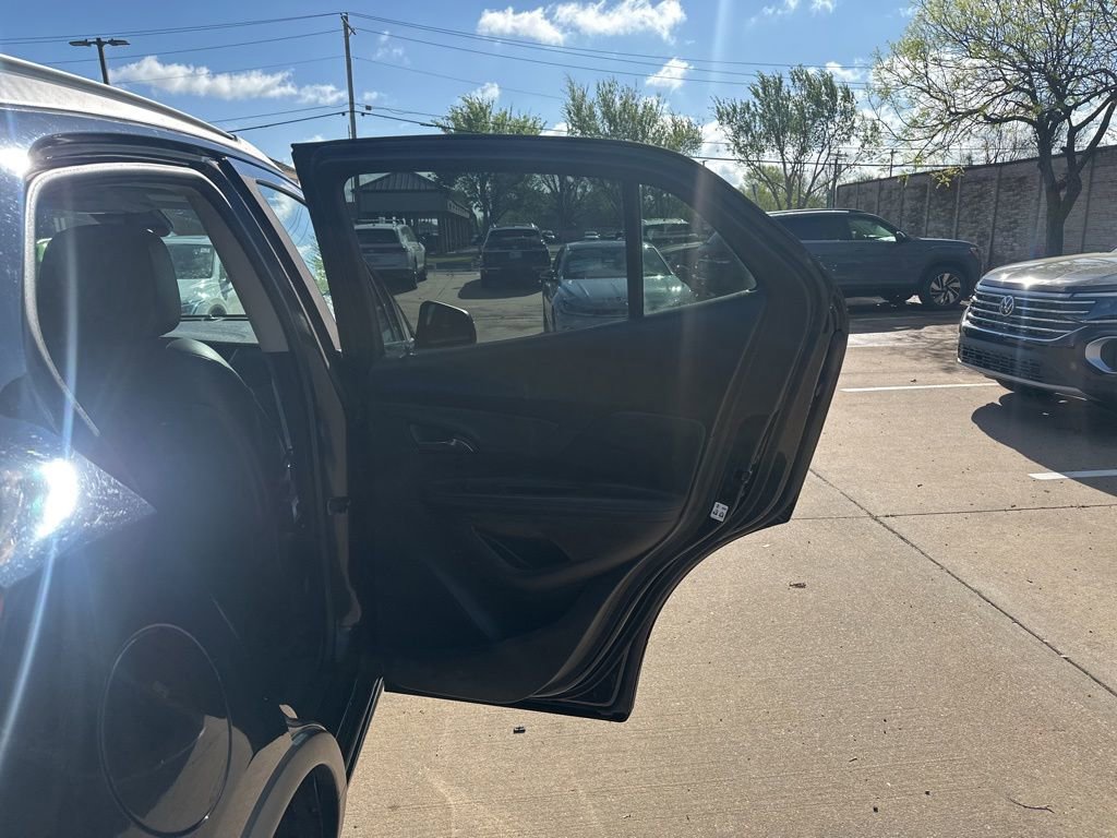 Used 2020 Buick Encore Preferred w/ Safety Package FWD image 14