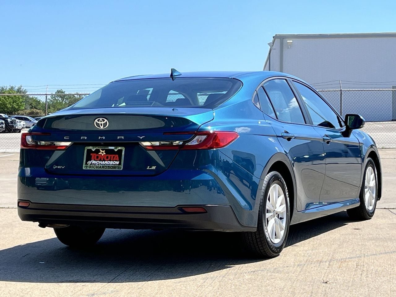 Used 2025 Toyota Camry LE FWD image 4