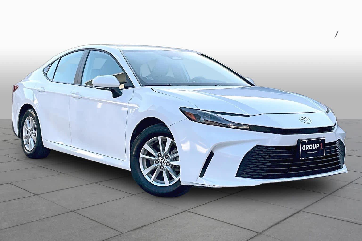 Used 2025 Toyota Camry LE FWD image 3
