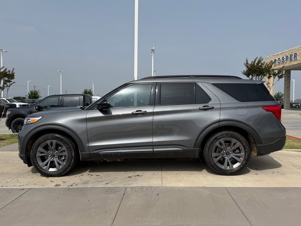 Certified 2024 Ford Explorer XLT w/ Equipment Group 202A RWD image 8