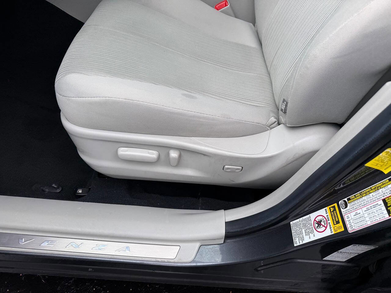 Used 2011 Toyota Venza AWD w/ Convenience Pkg image 81