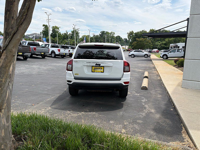 Used 2014 Jeep Compass Sport w/ Power Value Group FWD image 3