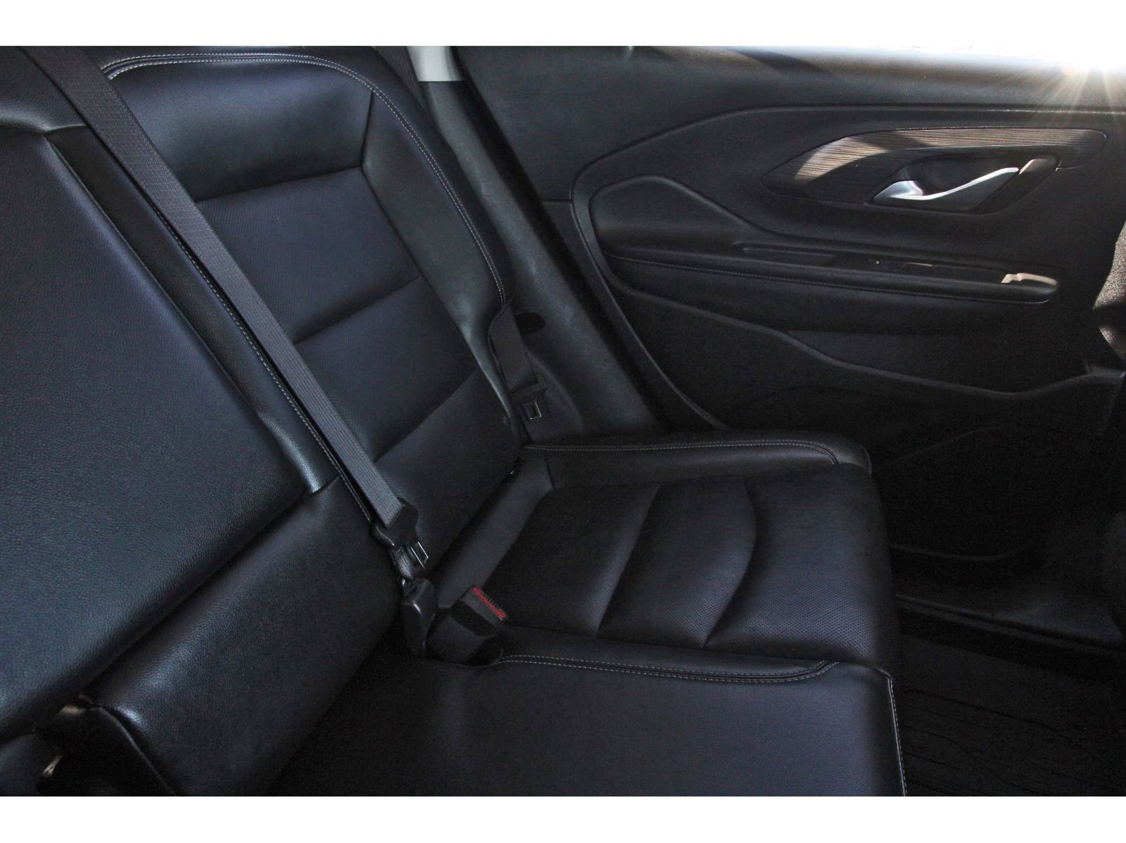 Used 2022 GMC Terrain SLT w/ Tech Package image 15