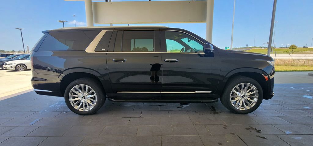 Used 2024 Cadillac Escalade ESV Premium Luxury w/ LPO, Floor Liner Package AWD/4WD image 7