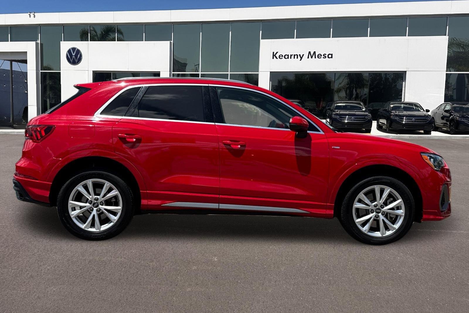 Used 2022 Audi Q3 2.0T Premium image 3