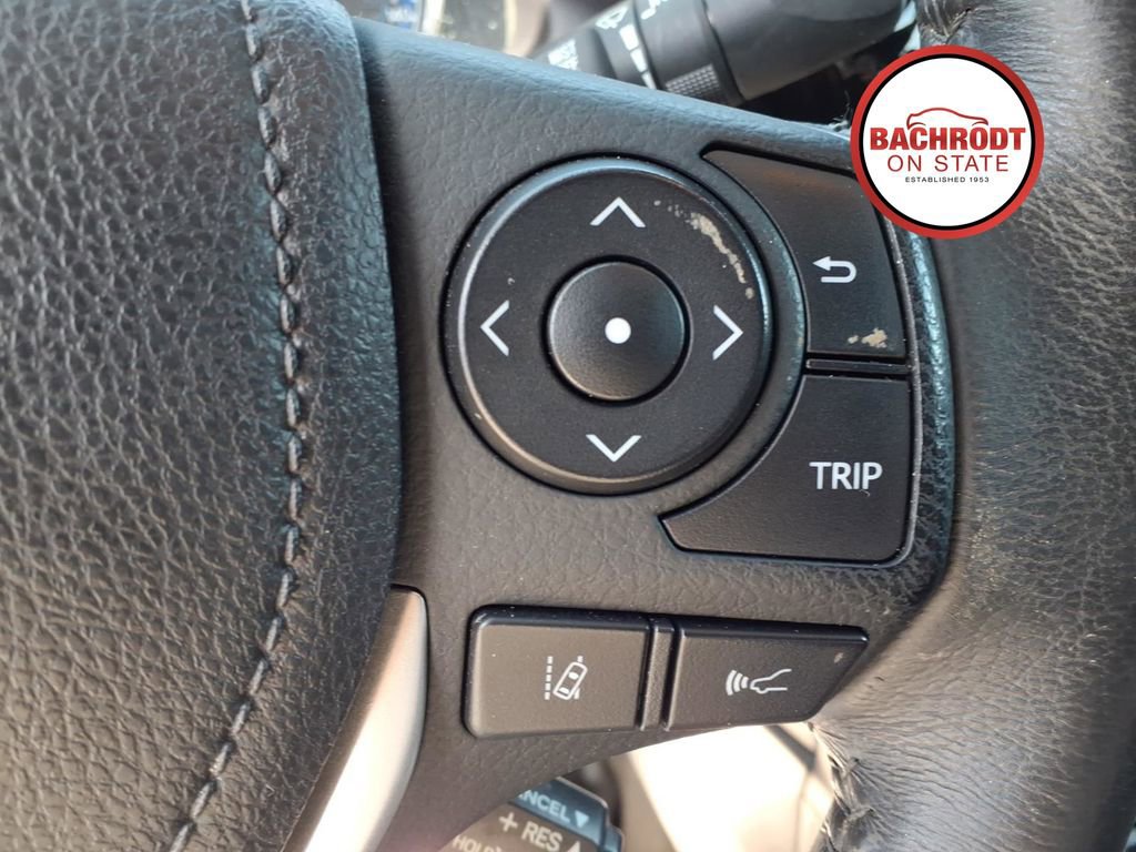 Used 2017 Toyota Corolla SE w/ Body Protection Package FWD image 21