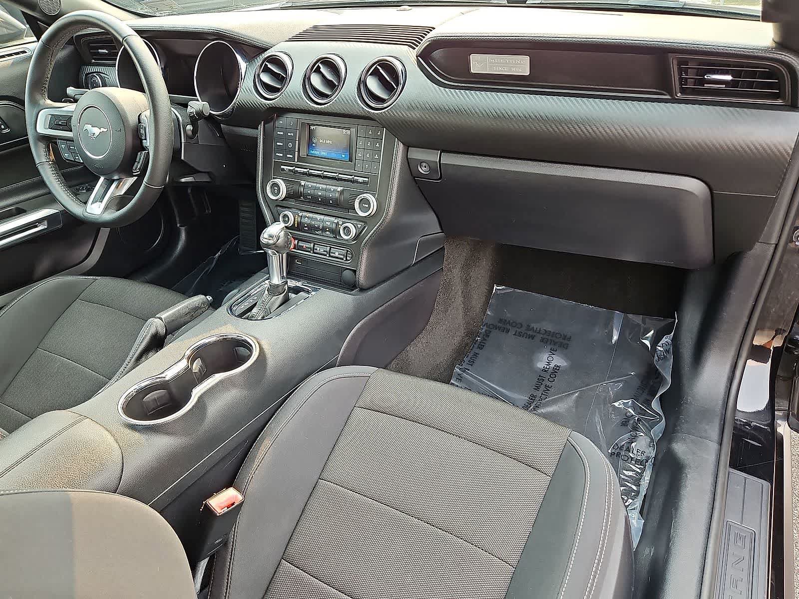 Used 2015 Ford Mustang Coupe RWD image 32