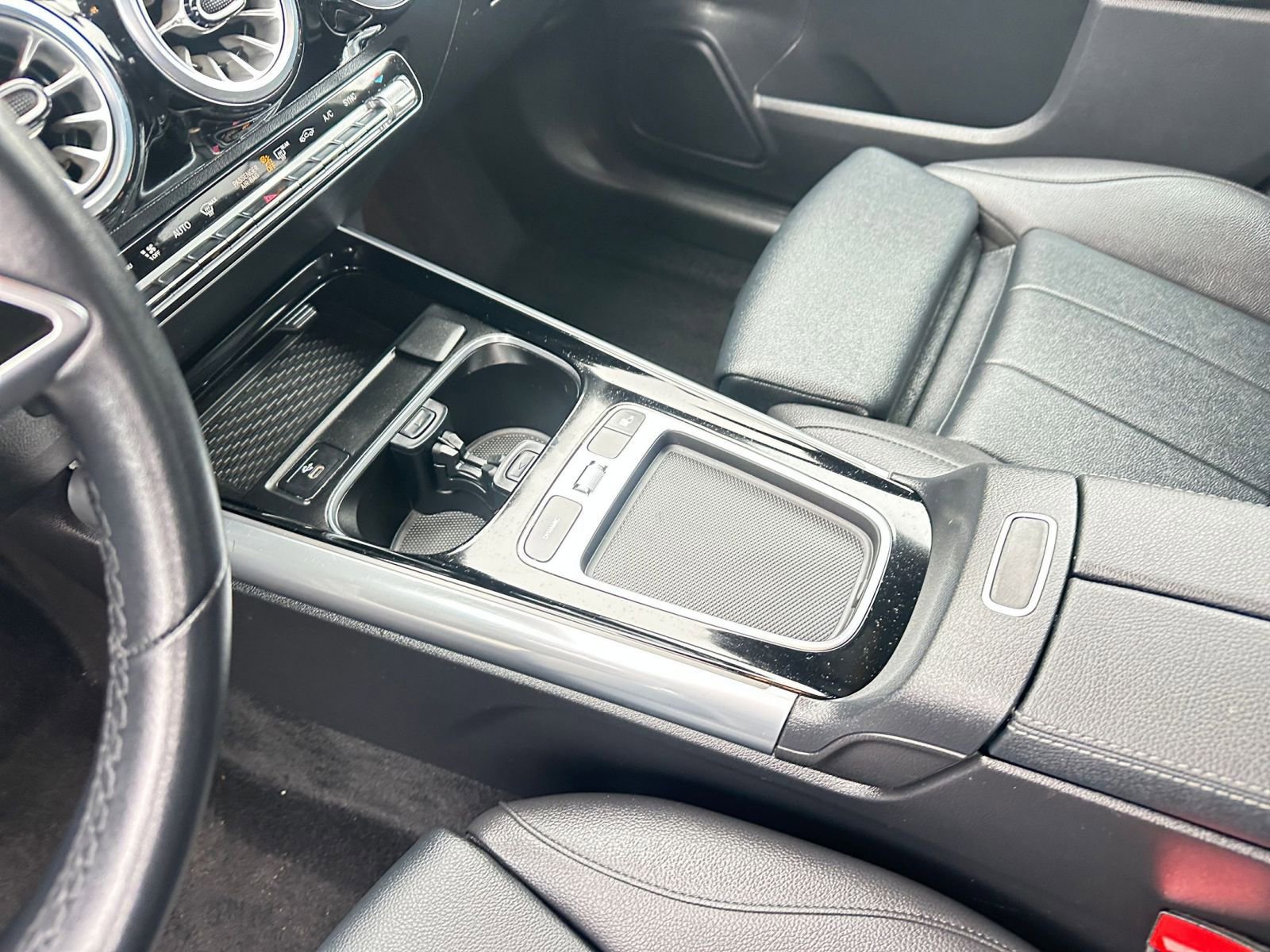 Used 2025 Mercedes-Benz GLA 250 4MATIC image 41