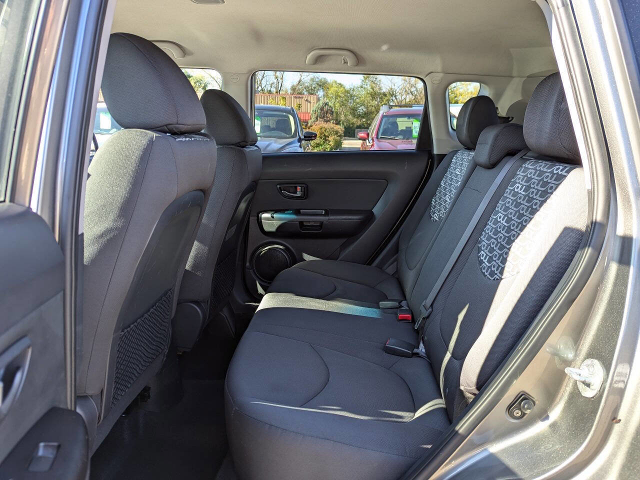 Used 2011 Kia Soul + w/ Audio Pkg image 14