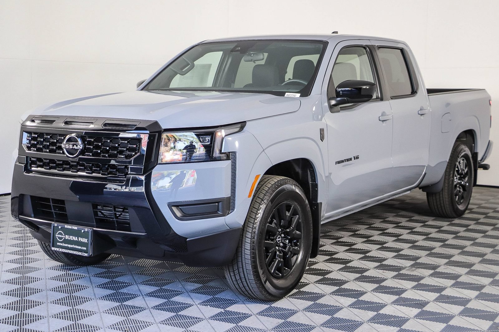 New 2027 Nissan Frontier SV w/ Tow Package RWD image 3