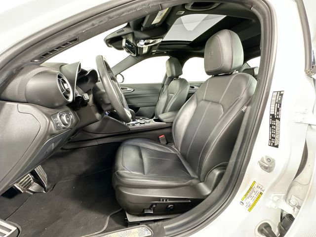 Used 2022 Alfa Romeo Giulia Ti image 4