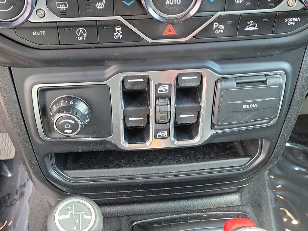 Used 2020 Jeep Gladiator Overland AWD/4WD image 25