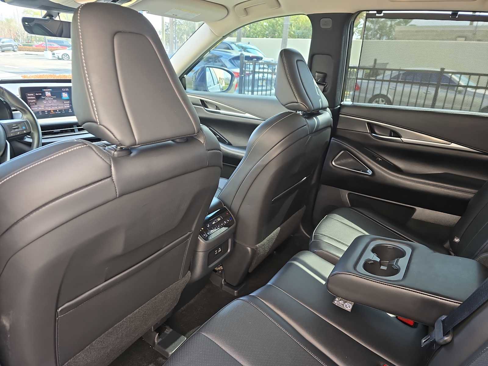 Certified 2025 INFINITI QX60 Luxe FWD image 10