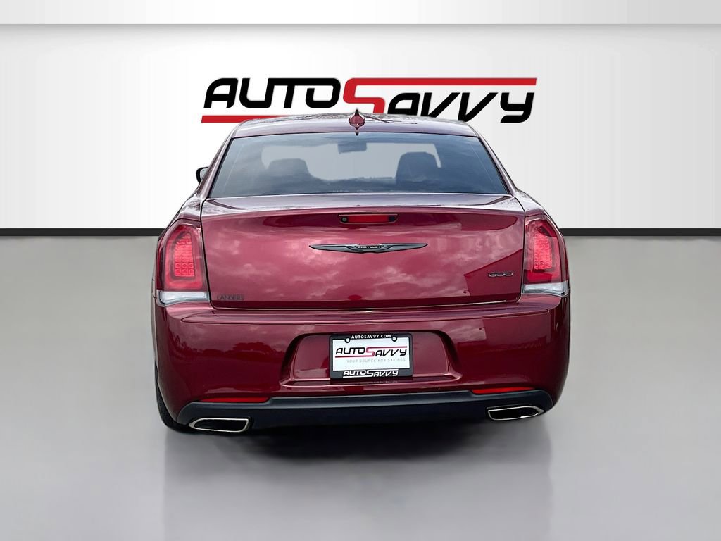 Used 2022 Chrysler 300 Touring w/ Sport Appearance Package image 6