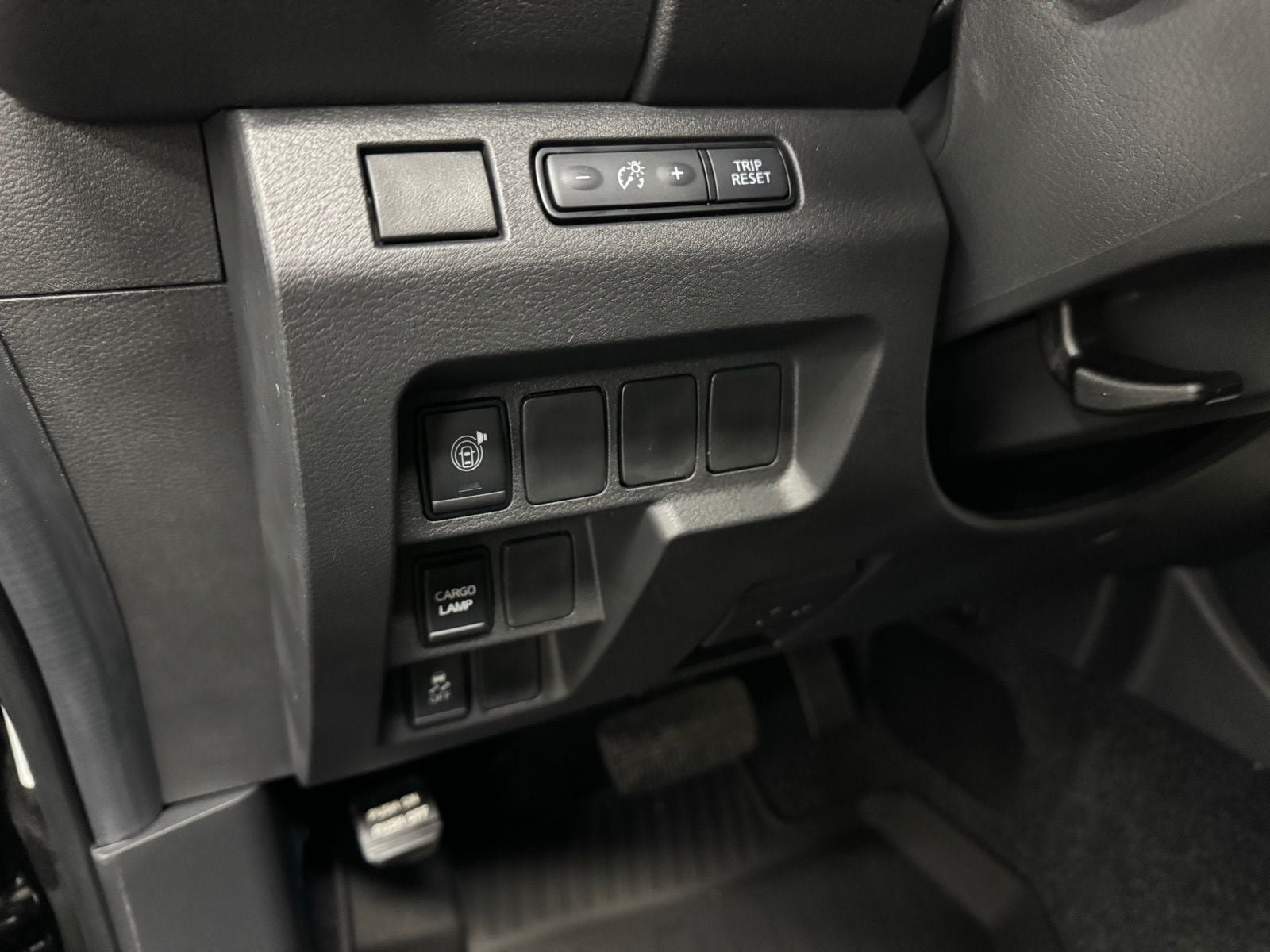 New 2026 Nissan Frontier SV w/ All-Weather Content Package AWD/4WD image 21