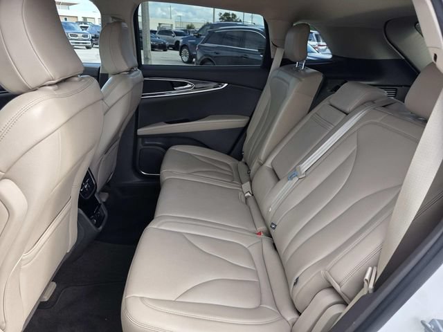 Certified 2022 Lincoln Nautilus FWD w/ Premium Package image 8