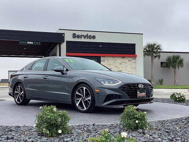 Used 2022 Hyundai Sonata SEL Plus image 3