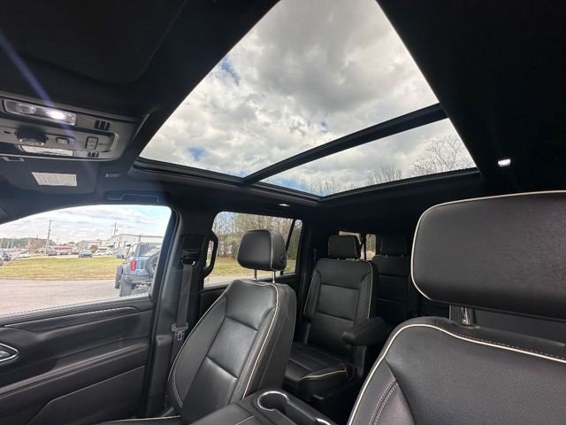 Used 2023 GMC Yukon XL SLT w/ Max Trailering Package image 7