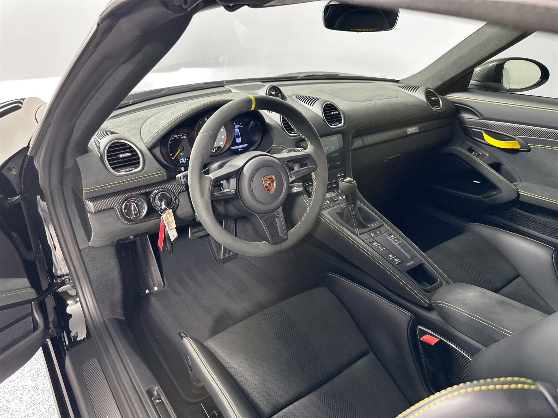 Certified 2025 Porsche 718 Boxster Spyder RS image 4