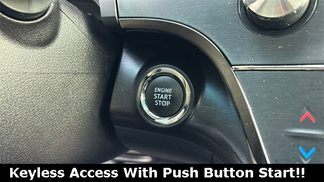 Used 2017 Toyota Avalon XLE Premium image 4