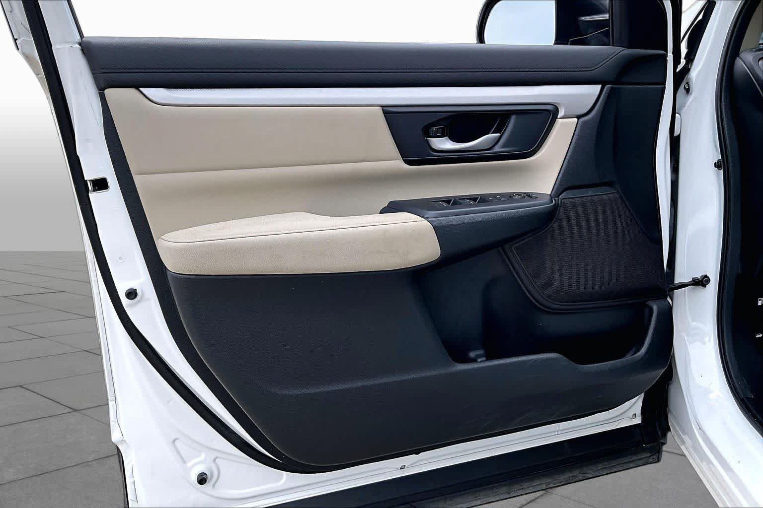 Used 2020 Honda CR-V LX image 19