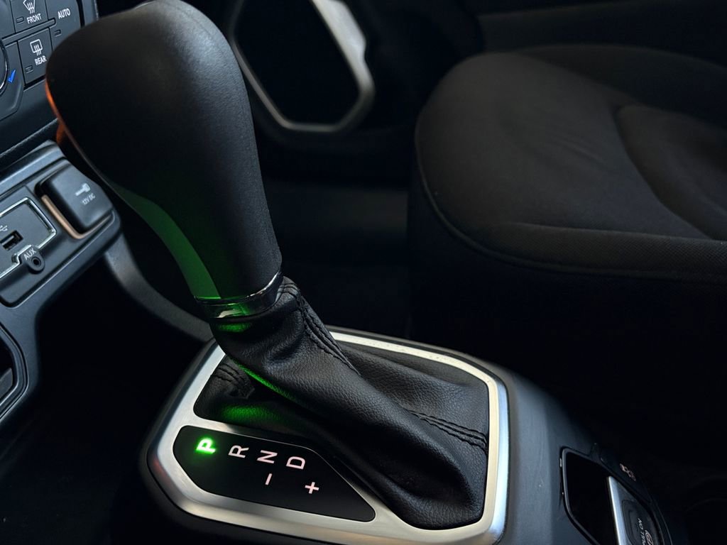 Used 2018 Jeep Renegade Latitude image 24