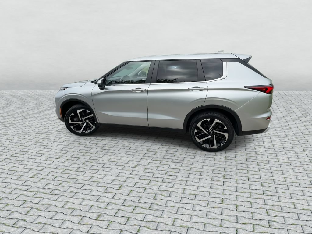 Used 2024 Mitsubishi Outlander SE AWD/4WD image 6