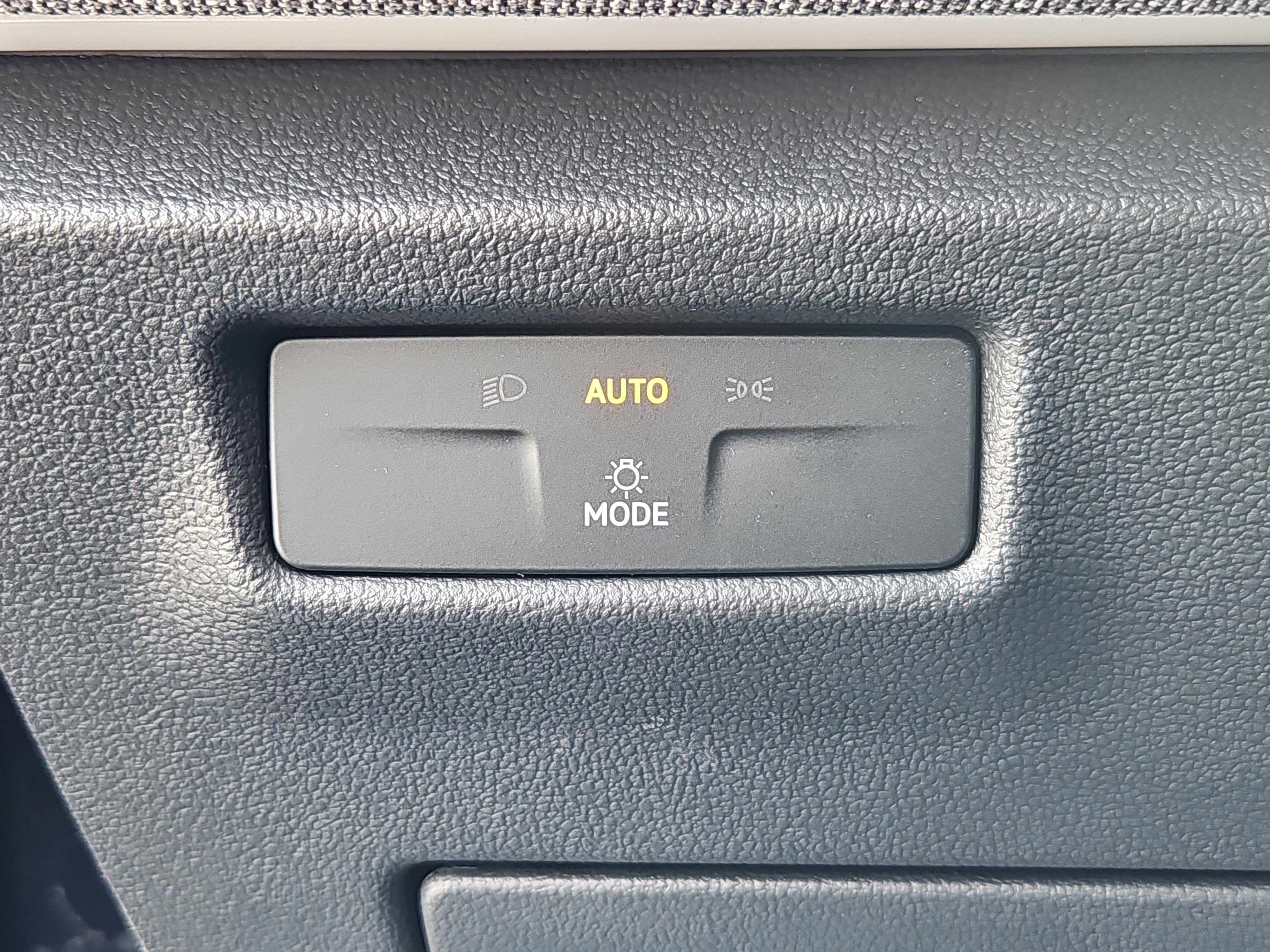 New 2026 Volkswagen Tiguan S image 8