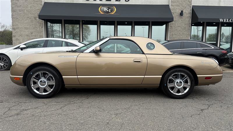Used 2005 Ford Thunderbird image 2