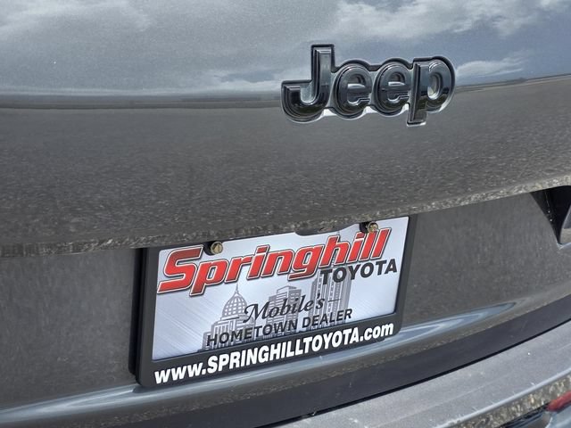Used 2023 Jeep Grand Cherokee L Laredo AWD/4WD image 29