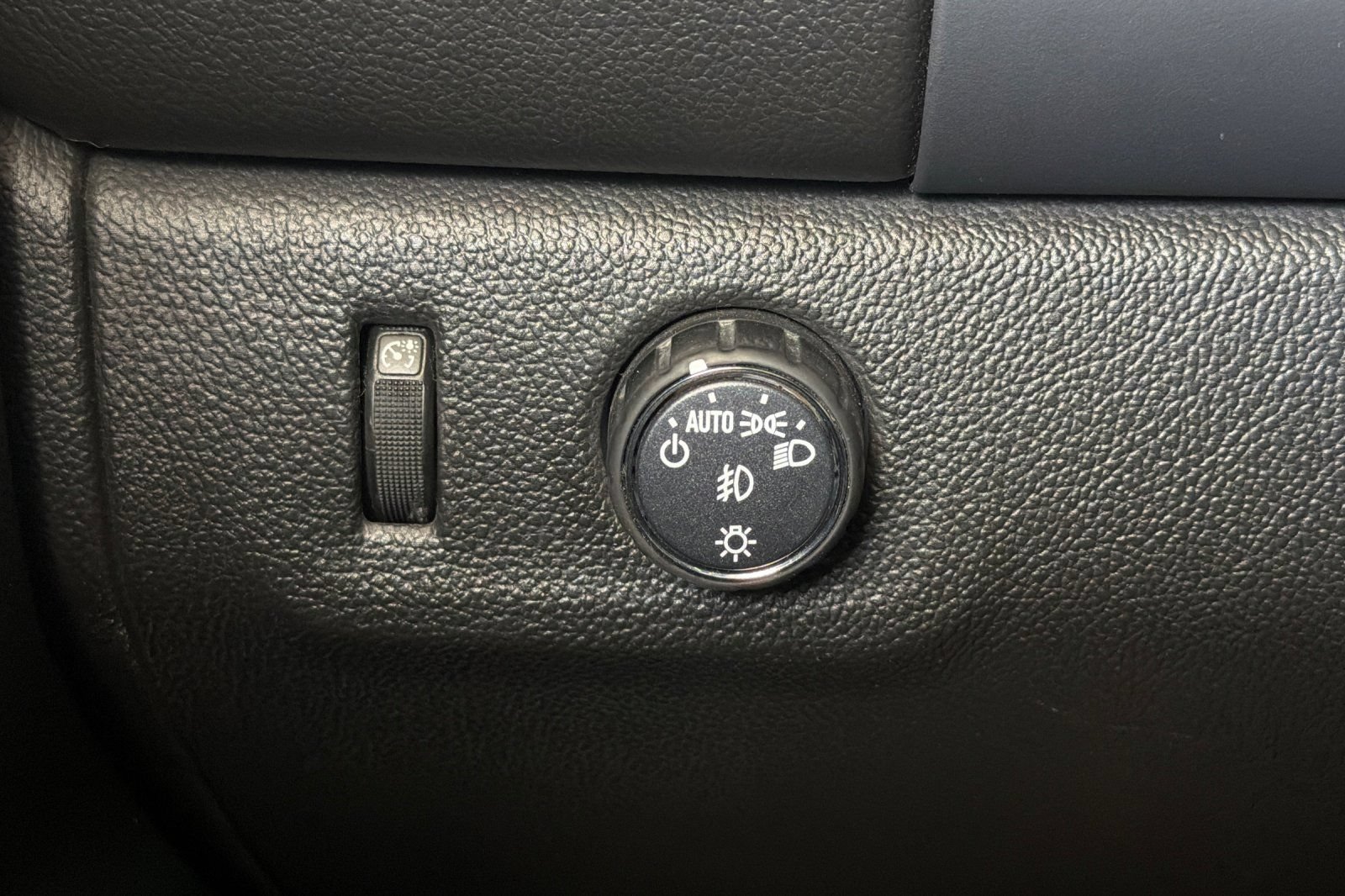 Used 2021 GMC Canyon Elevation w/ Driver Alert Package RWD image 28