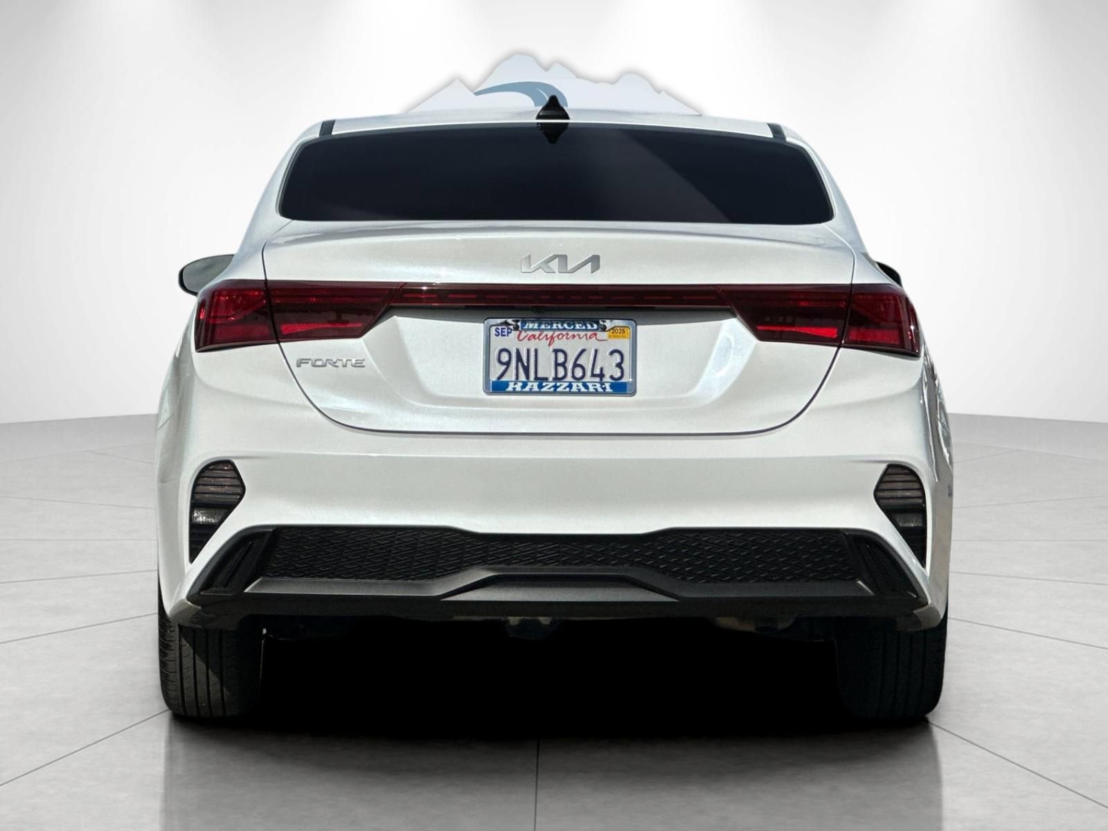 Used 2024 Kia Forte LXS image 4