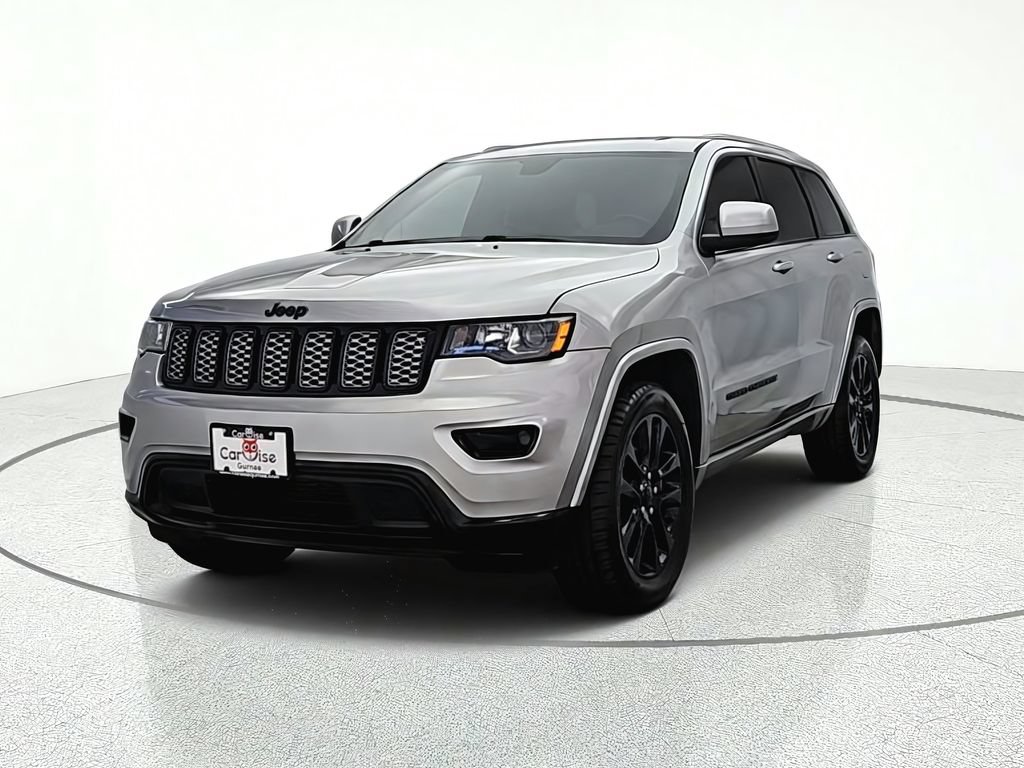 Used 2019 Jeep Grand Cherokee Laredo AWD/4WD image 2