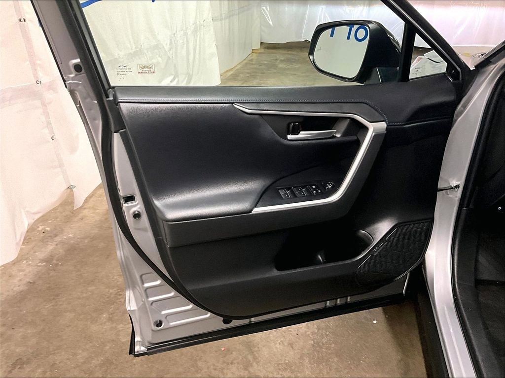 Used 2023 Toyota RAV4 XSE w/ XSE Grade Weather Package AWD/4WD image 9