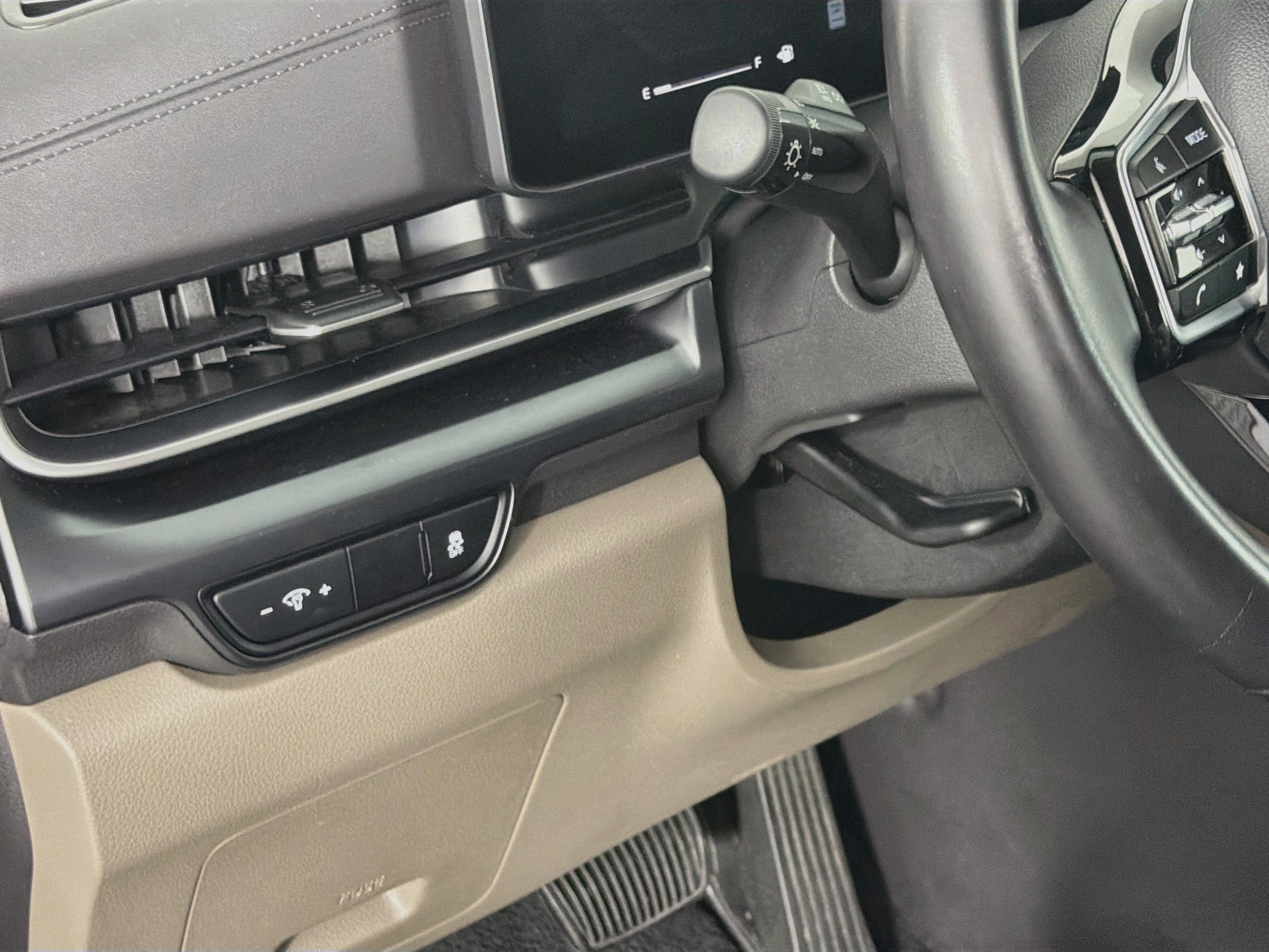 Used 2026 Kia Carnival FWD image 17