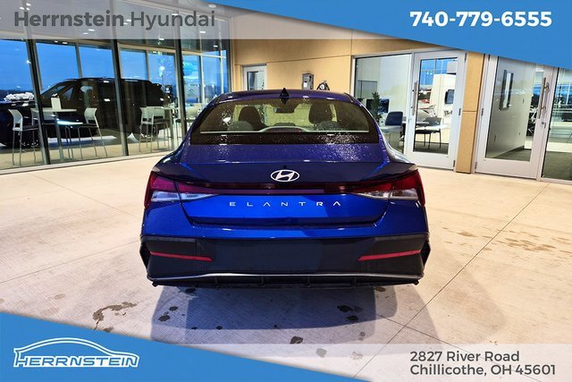Used 2024 Hyundai Elantra SEL image 31